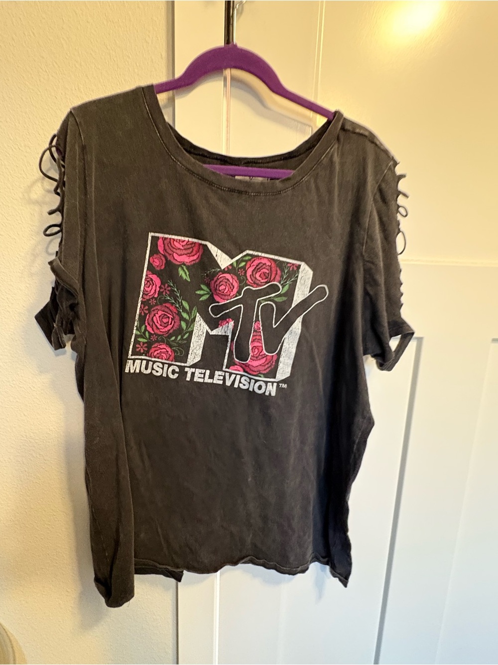 torrid Black MTV Rose Graphic Short Sleeve Tee